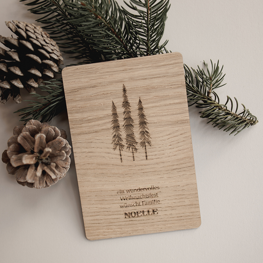 Postkarte Holzkarte winterliche Tannenbäume nordelig design